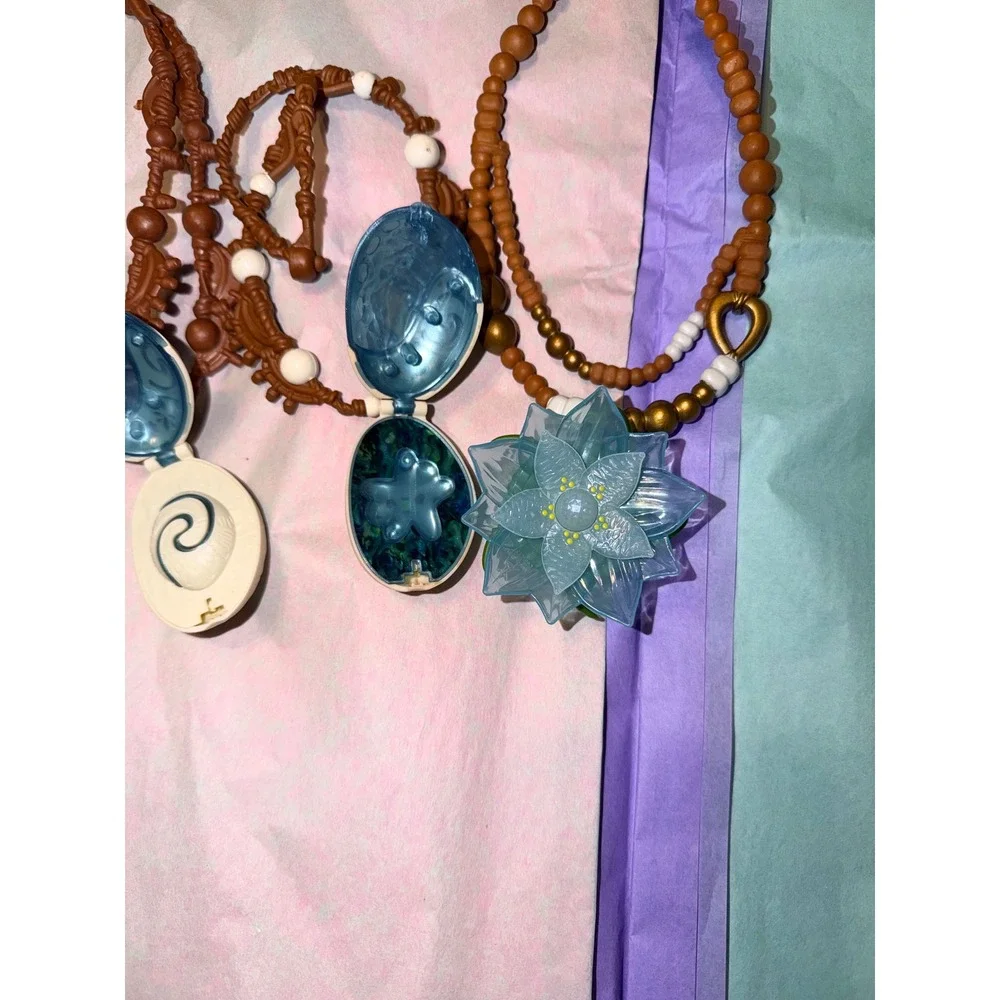 Lot Disney Moana Heart of Te Fiti & Raya Kumandra Flower Light Up Toy‎ Necklace